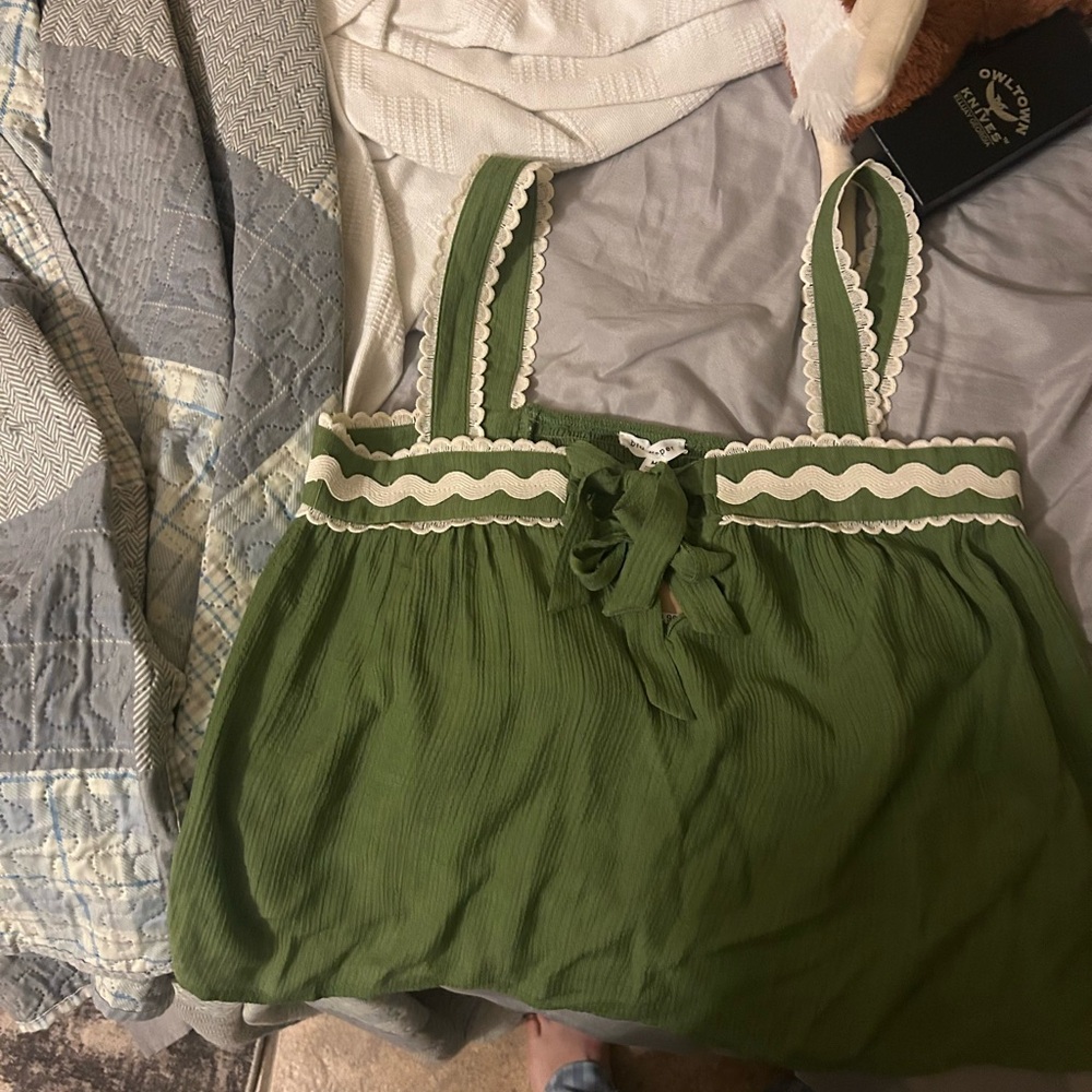 Blu Pepper Olive Top with Cream Accents